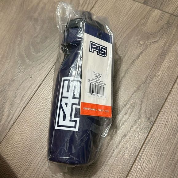 F45 water bottle brand new with tags - Picture 1 of 4